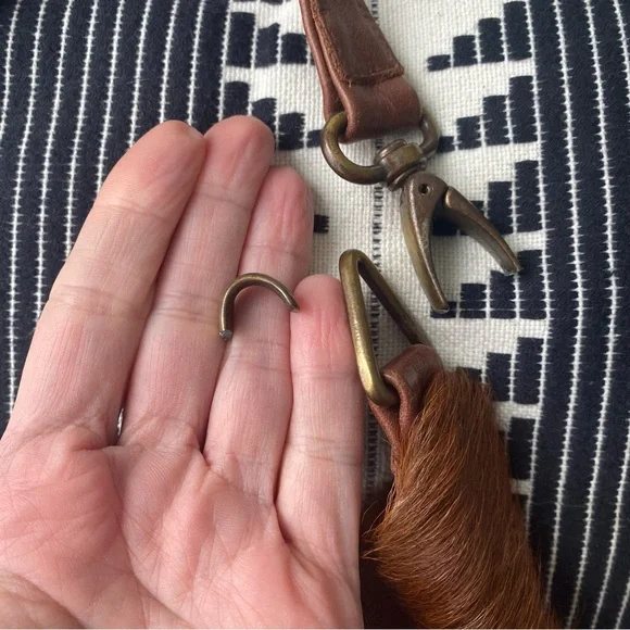 100% Cowhide Shoulder Bag - Picture 15 of 17